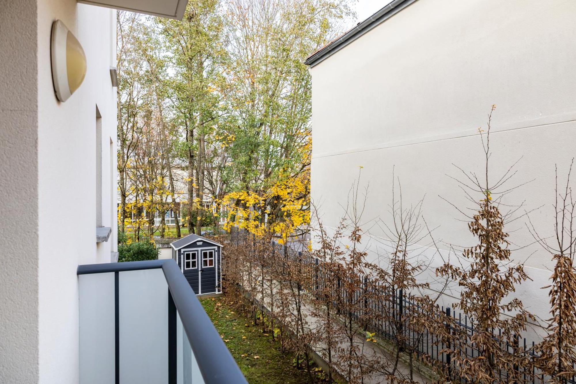 Charmant Studio En Residence Avec Parking Bussy-Saint-Georges Eksteriør billede