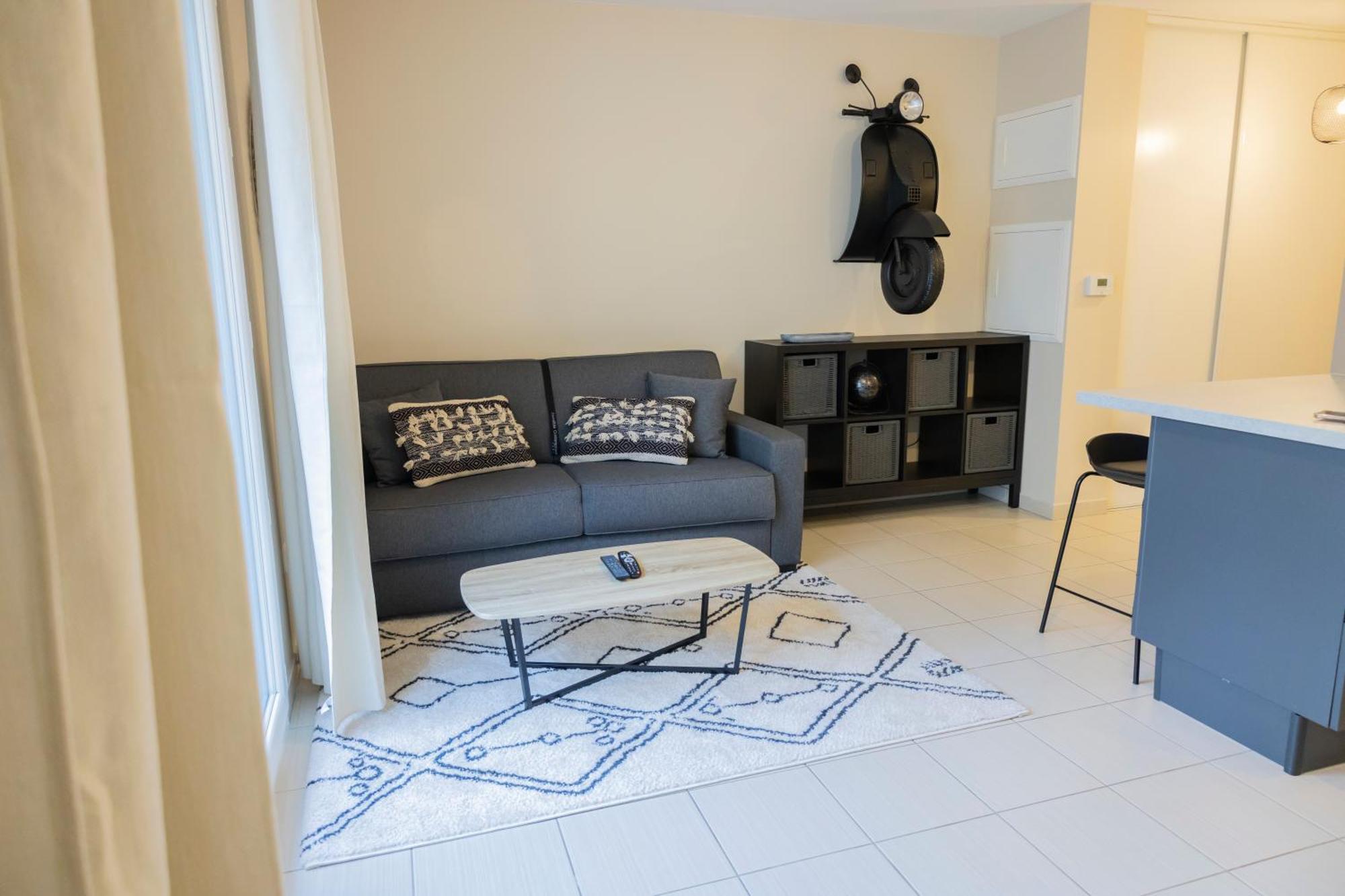 Charmant Studio En Residence Avec Parking Bussy-Saint-Georges Eksteriør billede