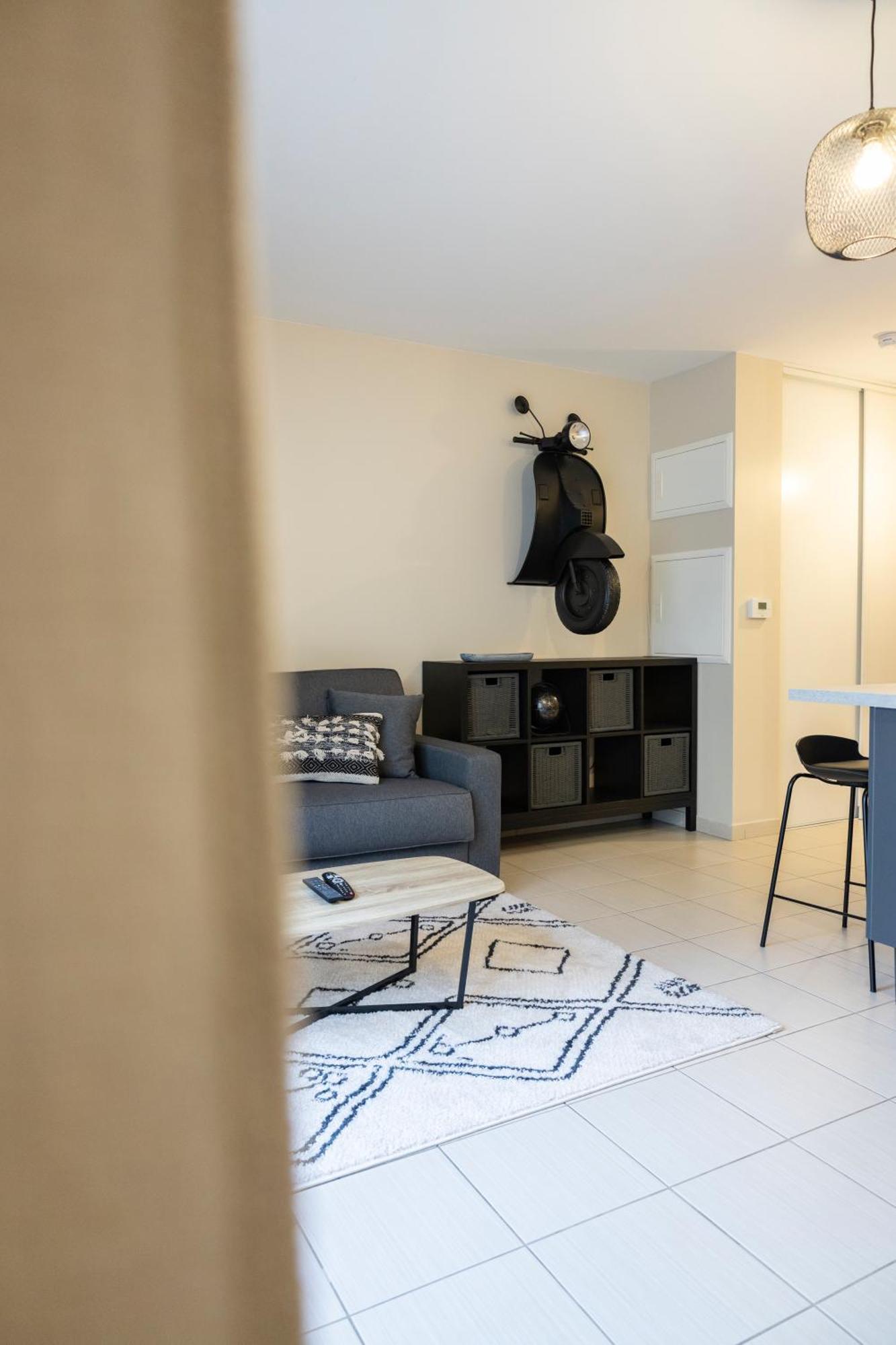 Charmant Studio En Residence Avec Parking Bussy-Saint-Georges Eksteriør billede
