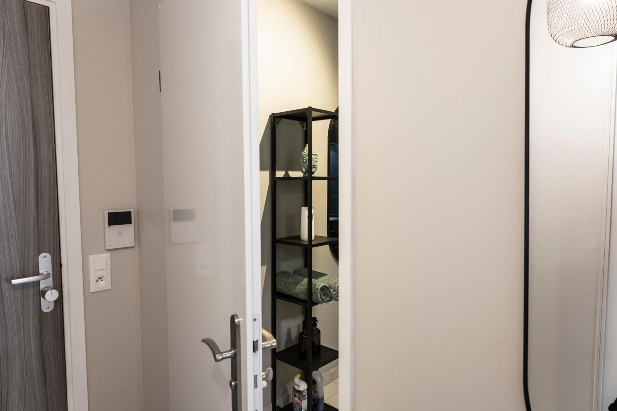 Charmant Studio En Residence Avec Parking Bussy-Saint-Georges Eksteriør billede