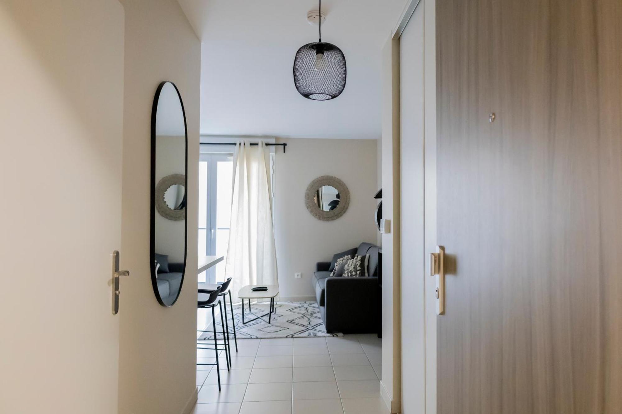 Charmant Studio En Residence Avec Parking Bussy-Saint-Georges Eksteriør billede