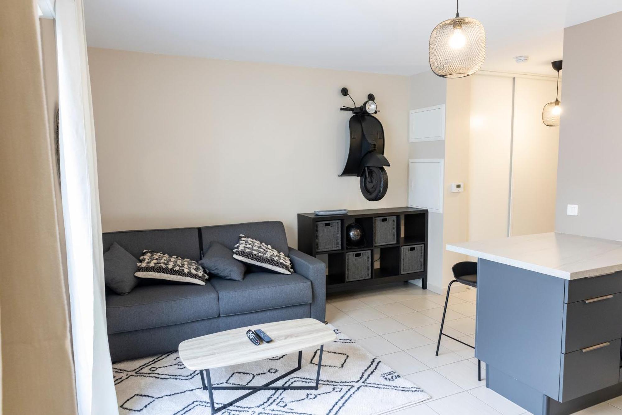 Charmant Studio En Residence Avec Parking Bussy-Saint-Georges Eksteriør billede