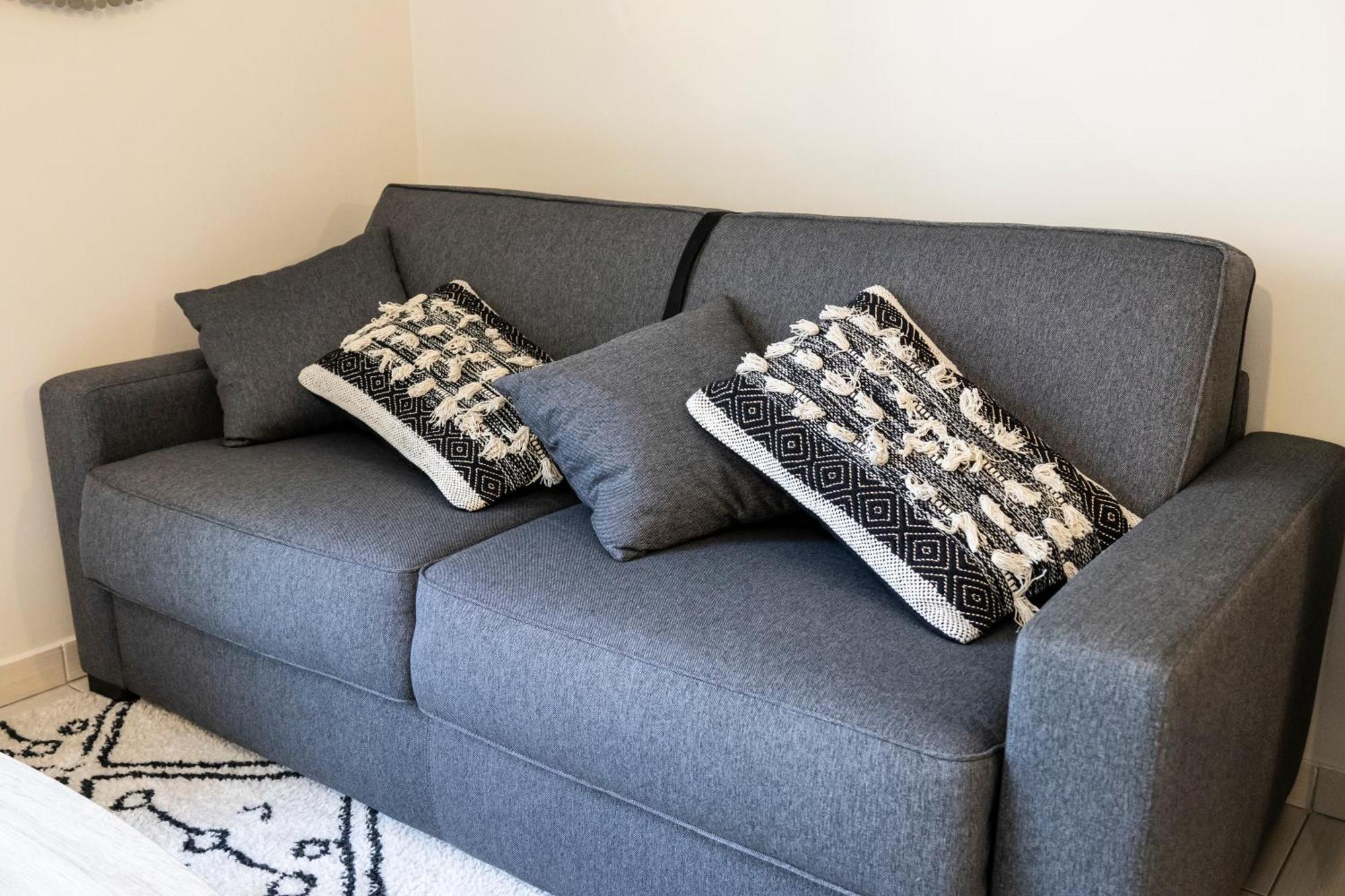 Charmant Studio En Residence Avec Parking Bussy-Saint-Georges Eksteriør billede